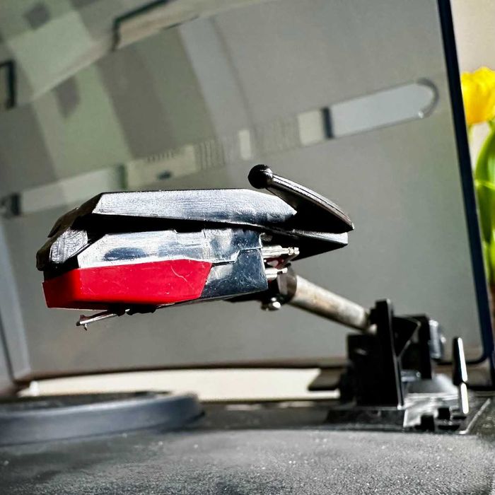 Gramofon elektryczny czarny z głośnikami - DG-013 + igła