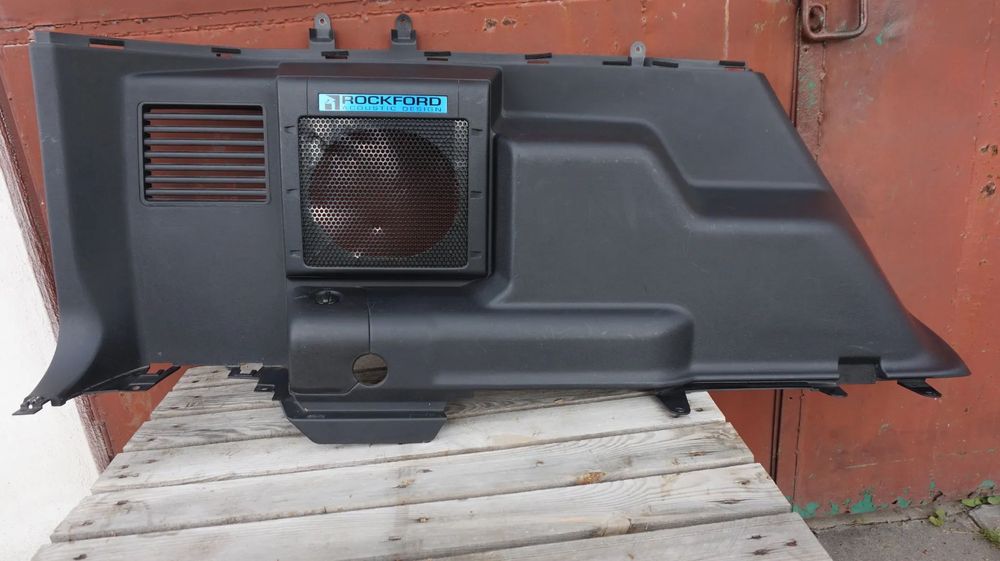 Mitsubishi Pajero IV 3.2 DID 3.8 V6 5D Long boczek bagaznika lewy tyl pod glosnik tuba subwoofer Fosgate Rockford