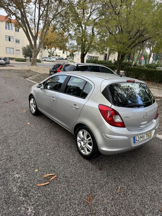 Opel corsa bem estimado.