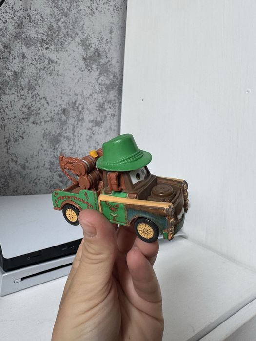 Колекційна машинка Тачки Мартін Cars Mattel Disney Pixar