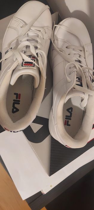 Tenis brancos da Fila 42