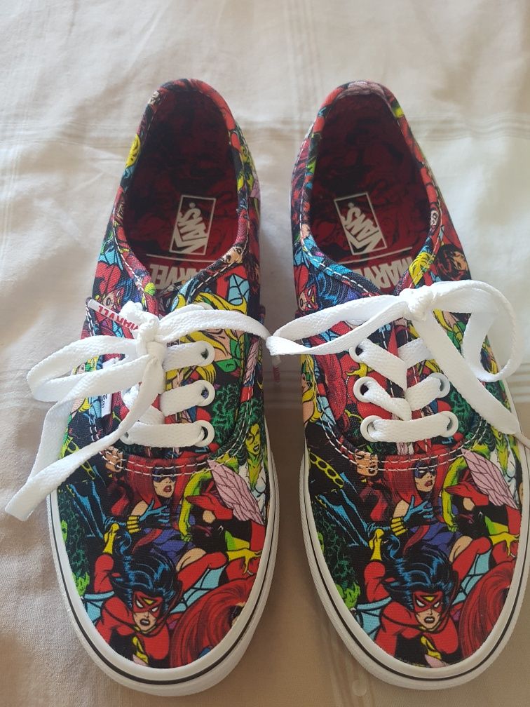 Vans top marvel bebe