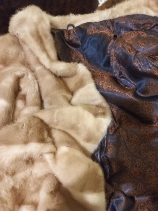 Норкова шуба, беж, Канада.