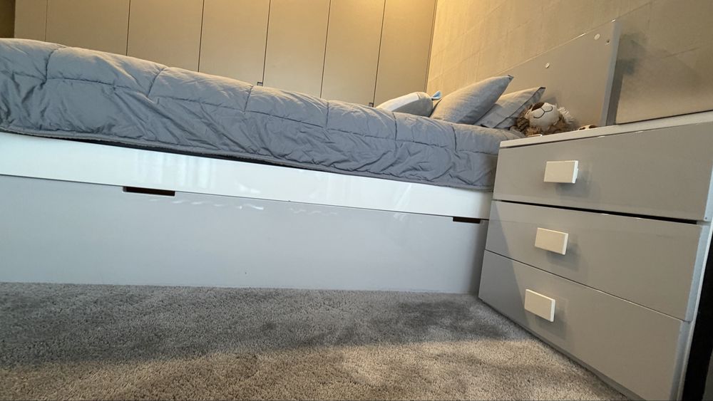 Cama/berço com colchāo Molaflex + gavetas