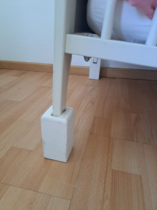 Berço branco com colchão
