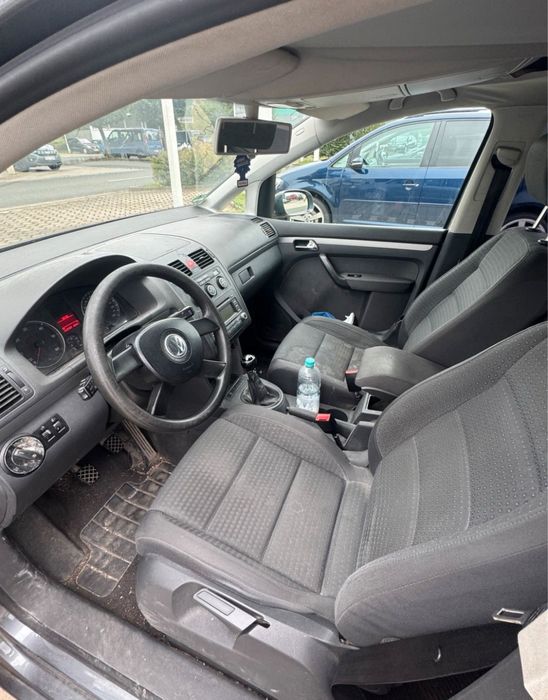 Автомобіль volkswagen touran