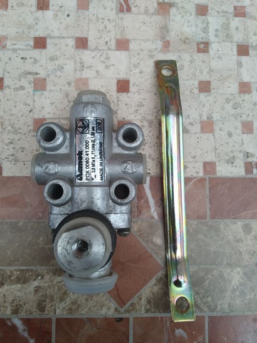 Кран уровня пола