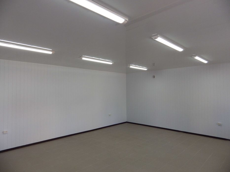 Отдельно стоящее здание возле McDonalds пр. Слобожанский.