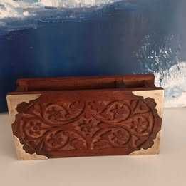 Organizador em madeira com gravura vintage para lápis e canetas #