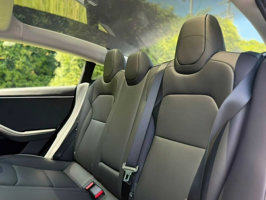 Tesla Model 3      2025