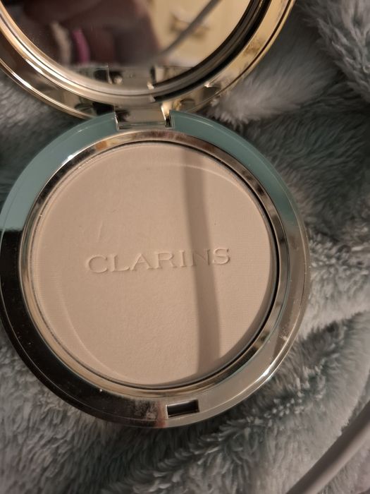 puder clarins  ever matte compact powder 01  very light