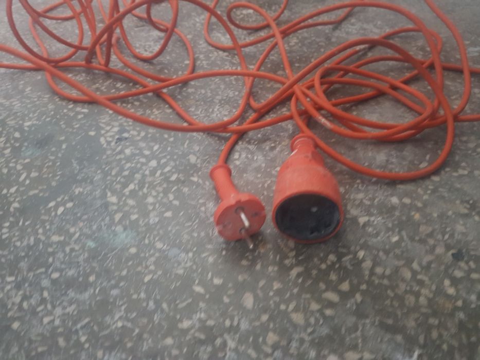 Przedłużacz elektryczny ogrodowy + przyssawka do szyb 2 szt