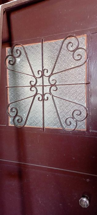 Porta em ferro com vidro