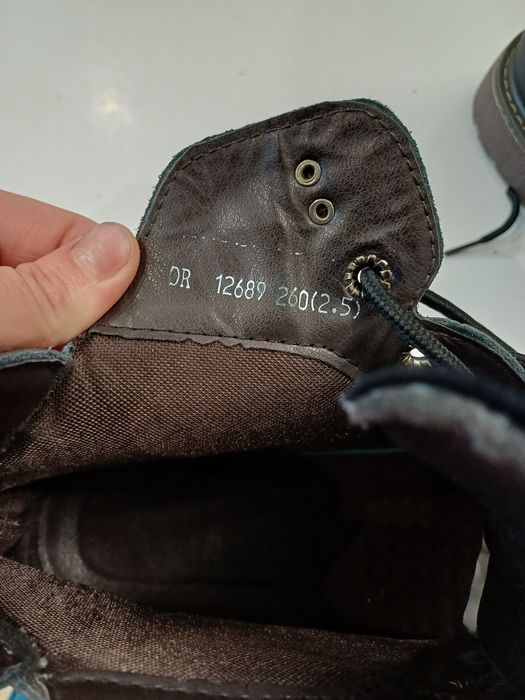 Ботинки кожані, чорні з коричневою підошвою, 41 розмір