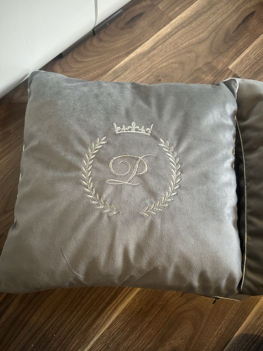 Poduszki poduszka dekoracyjne szare  Hampton S i P monogram komplet