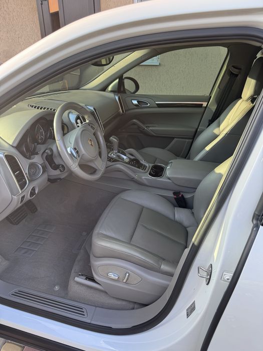 Спрчно Продам Porshe