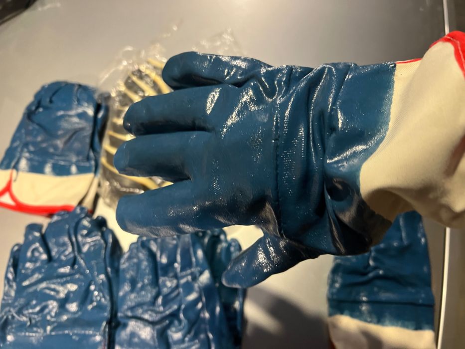 Окуляри захисні,защитные очки,рукавиці,перчатки.