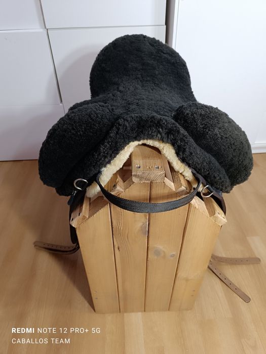 Pad do jazdy na oklep futro medyczne Christ