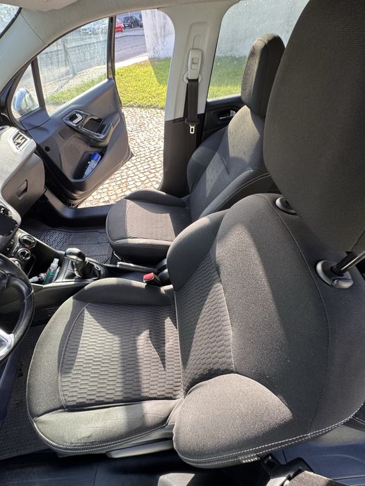 Peugeut 208 1.6 hdi 2017