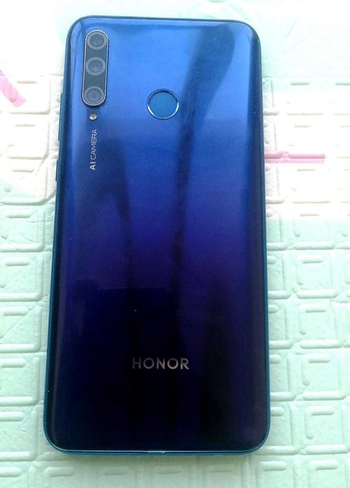 Honor 10i 4/128 2 sim NFC  в хорошем состоянии
