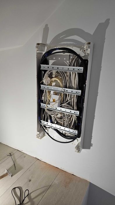 Elektryka, Instalacje elektryczne, kamery, alarmy, smart home sinum.