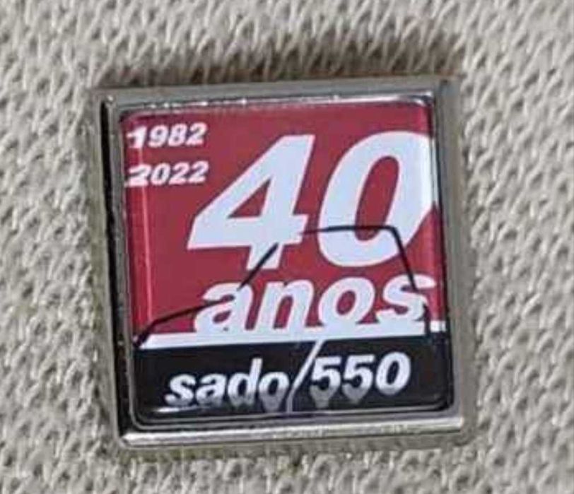 Sado 550 - pins comemorativos