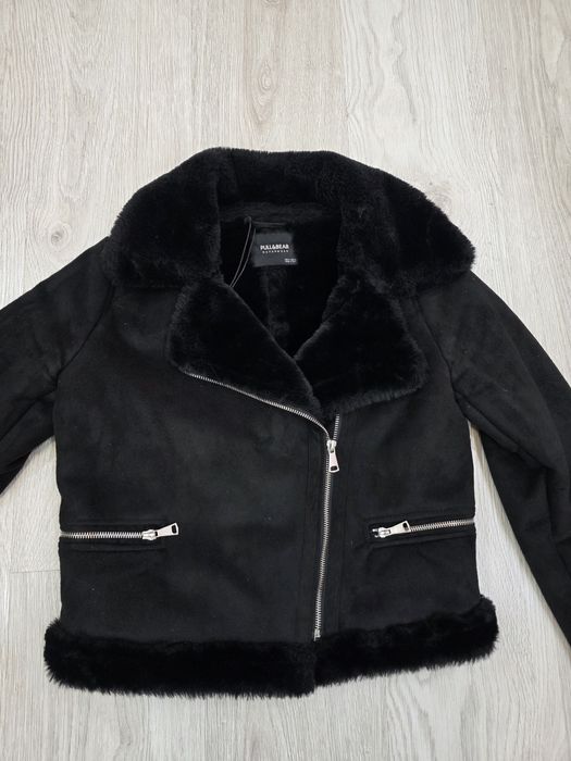 Czarna krótka nowa kurtka ocieplana Pull&Bear S