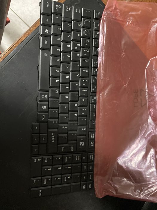 Teclado avarido para peças