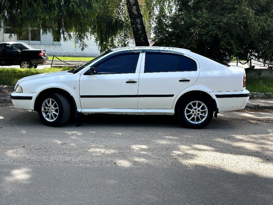 Skoda Octavia Tour 1.6 г/б