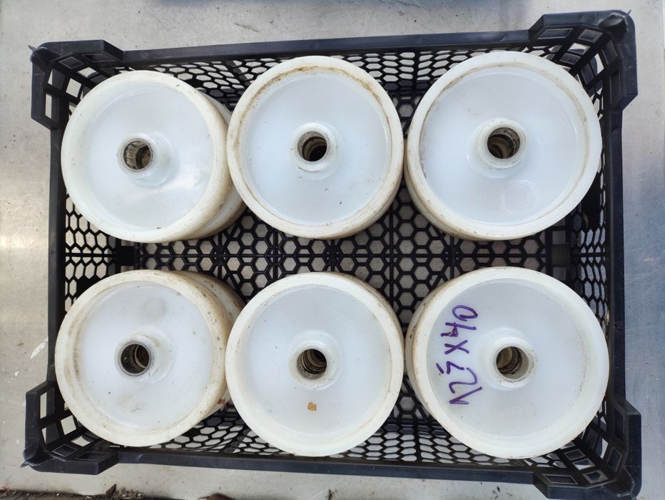 Rodas em poliamida 125x40 parafuso M8