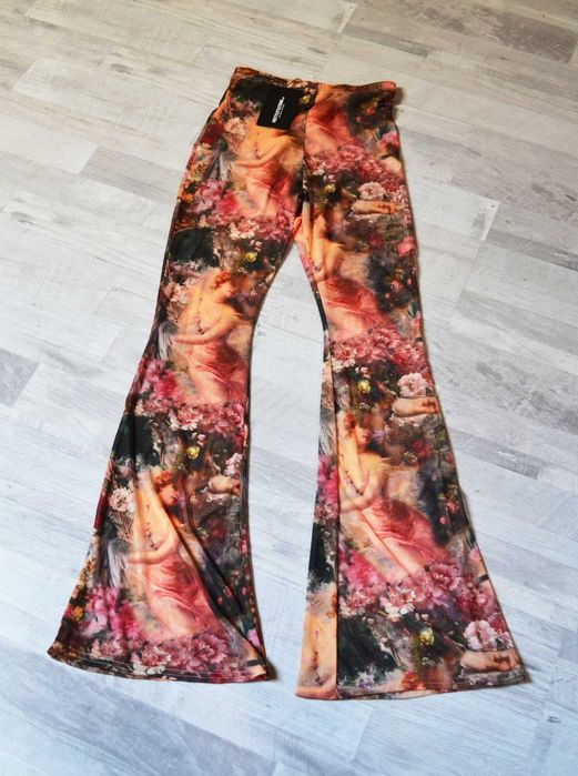 Spodnie dzwony malarski print Obraz malarstwo PrettyLittleThing S