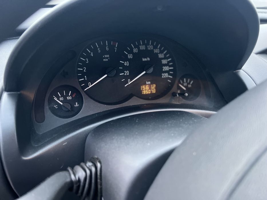 Продам Opel Corsa C 1.2МТ 2002