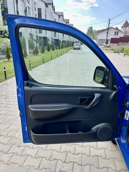 Продам Citroen Berlingo,2.0 HDI,пасажир.