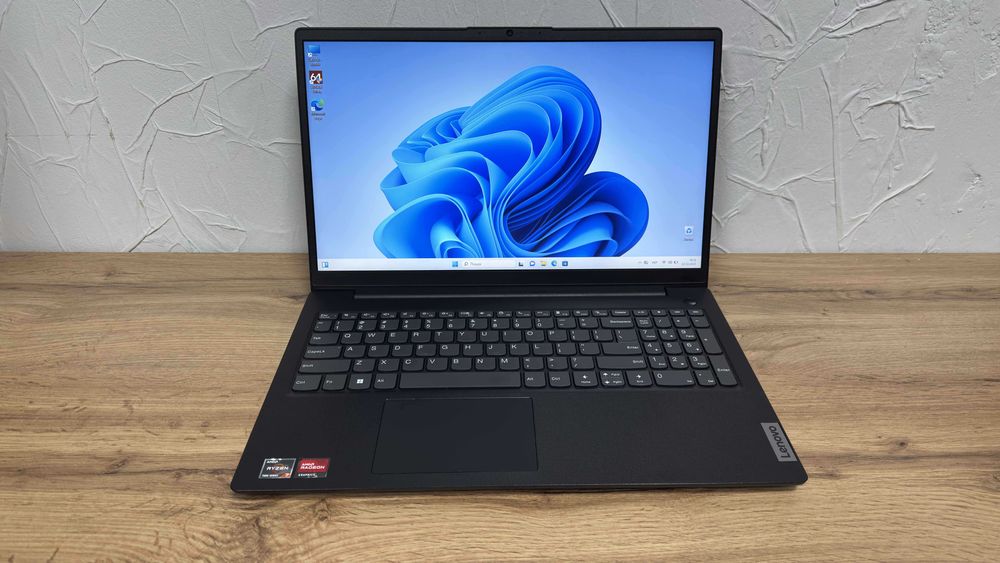 Lenovo V15 G4 – 15.6" Ryzen 7 7730u, 40GB RAM, 1TB SSD
