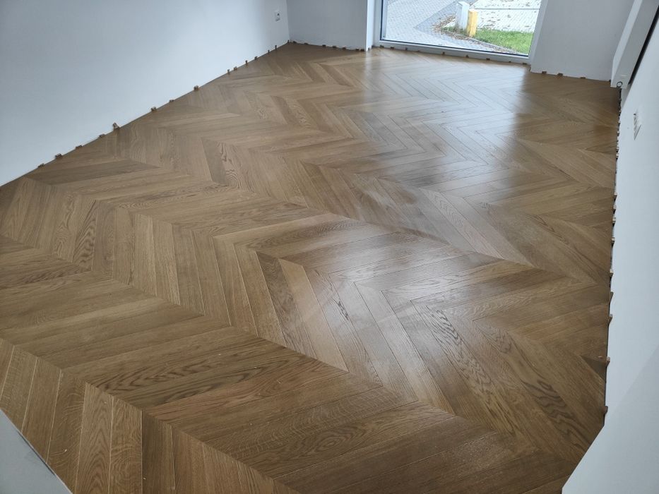Parkiet deska podłogowa jodełka francuska  deska dąb