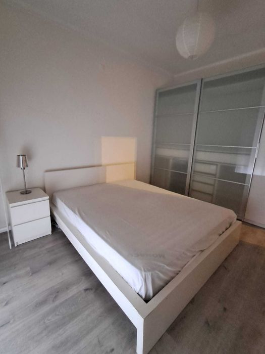 Quarto em apartamento na Rua do Pisão