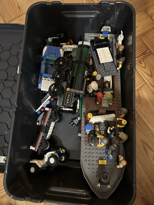 Vendo 15kg de legos com alguns montados e outros nao