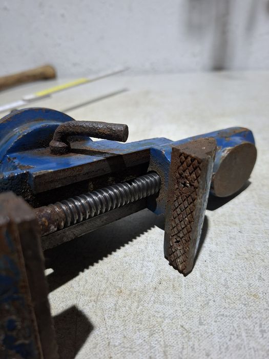 Imadło ślusarskie obrotowe 360°