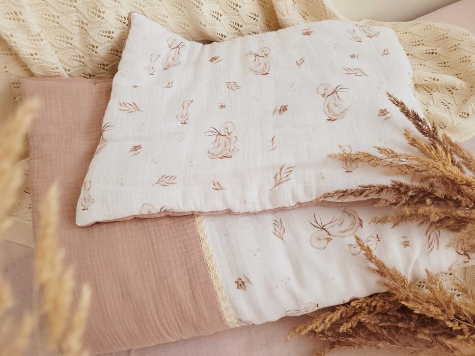 Komplet muślinowej pościeli niemowlęcej w gąski Mrs Dumpling