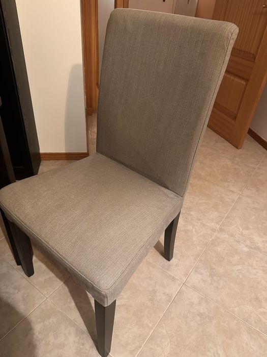 Conjunto mesa com 4 cadeiras