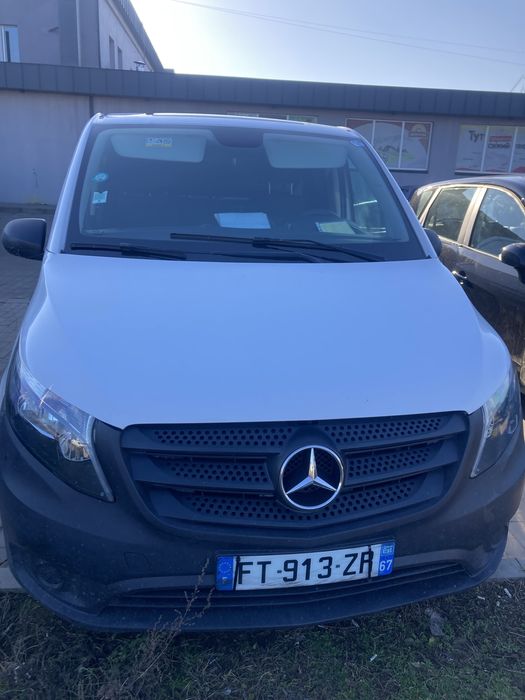 Мерседес Бенс eVito