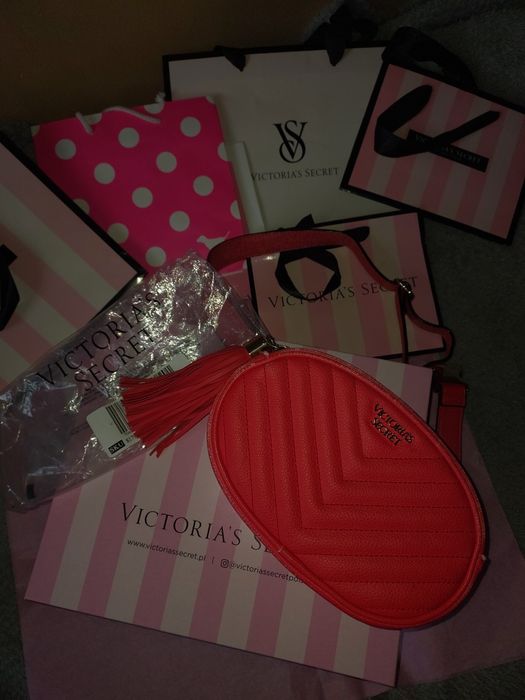 Torebka nerka Victoria's Secret czerwona saszetka