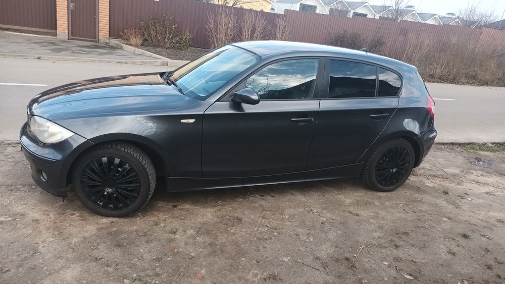 Продам BMW 1 series E87