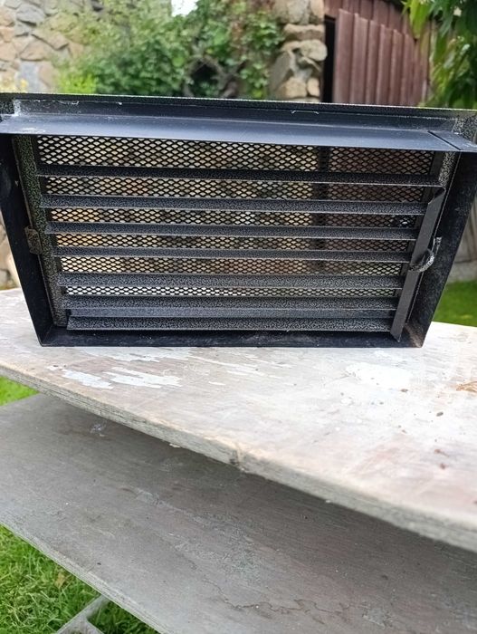 kratki wentylacyjne regulowana biała, brąz