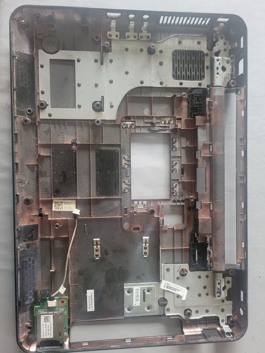 Sprzedam dolną obudowę do Laptopa DELL INSPIRON N5010