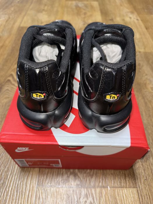 ОРИГІНАЛ! Оригінальні Кросівки Nike Air Max Plus Tn Triple Black (42)