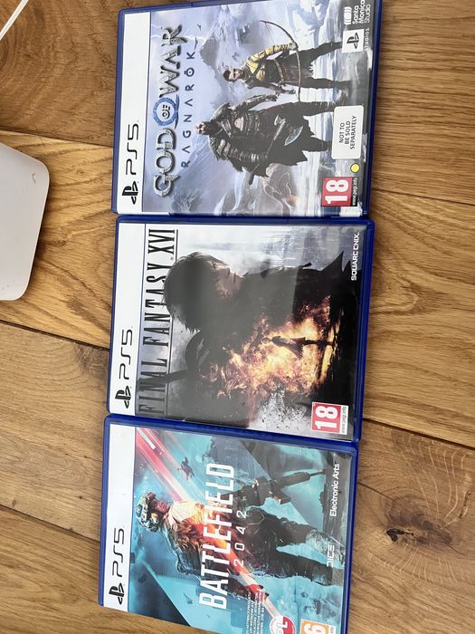 Sony ps5 плюс три гри