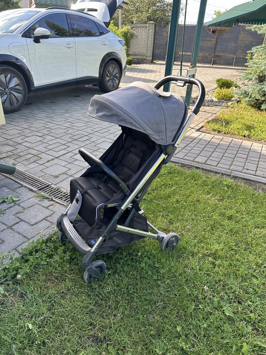 Візок прогулка для дитини