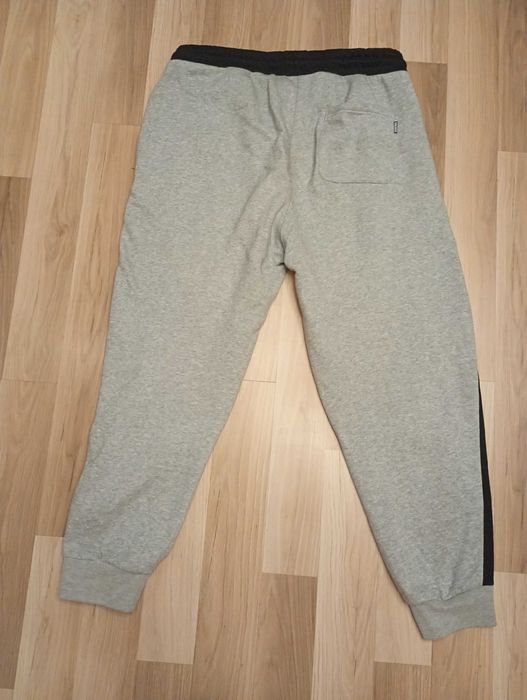 Spodnie dresowe Cropp rozmiar XL