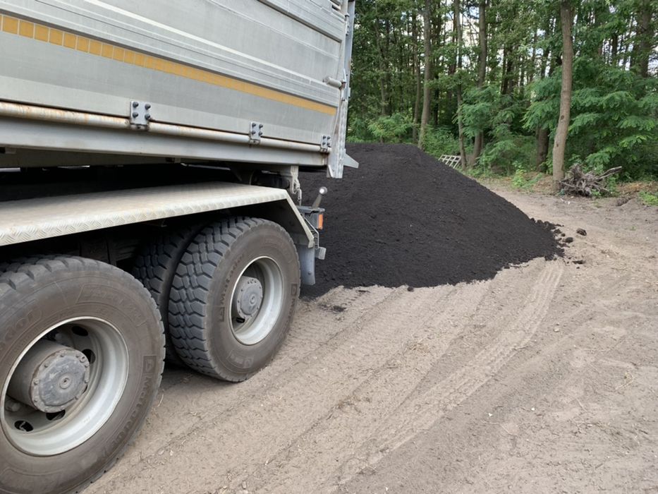 ziemia humus przesiewana do trawników super jakość czarna